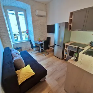 Lola's Place , Rijeka Kroatien